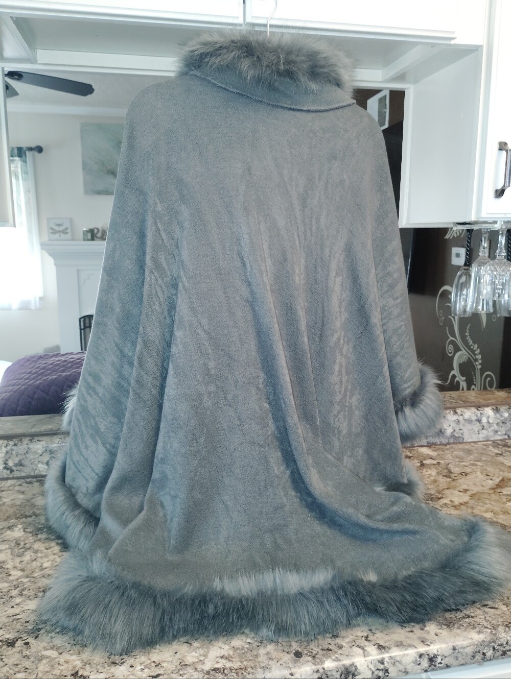 Luxury Faux Fur Trimmed Knit Cape Wrap Poncho | Plus Size 1X/3X Wrap yourself - Picture 3 of 4
